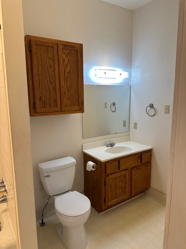 Bathroom - 5036 Hot Wells Rd