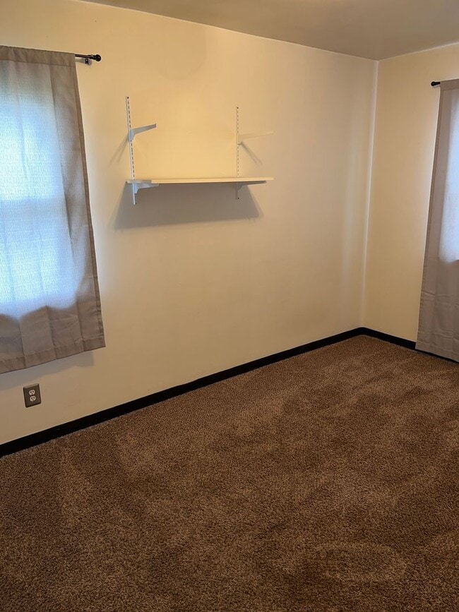 Building Photo - 3 Bedroom home