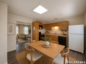 Building Photo - 11543 Rousseau St