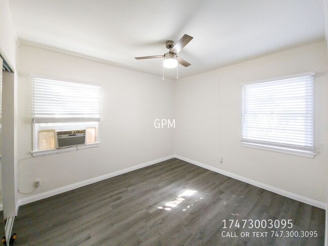 Building Photo - Beautifully Renovated 1-Bedroom in heart o...