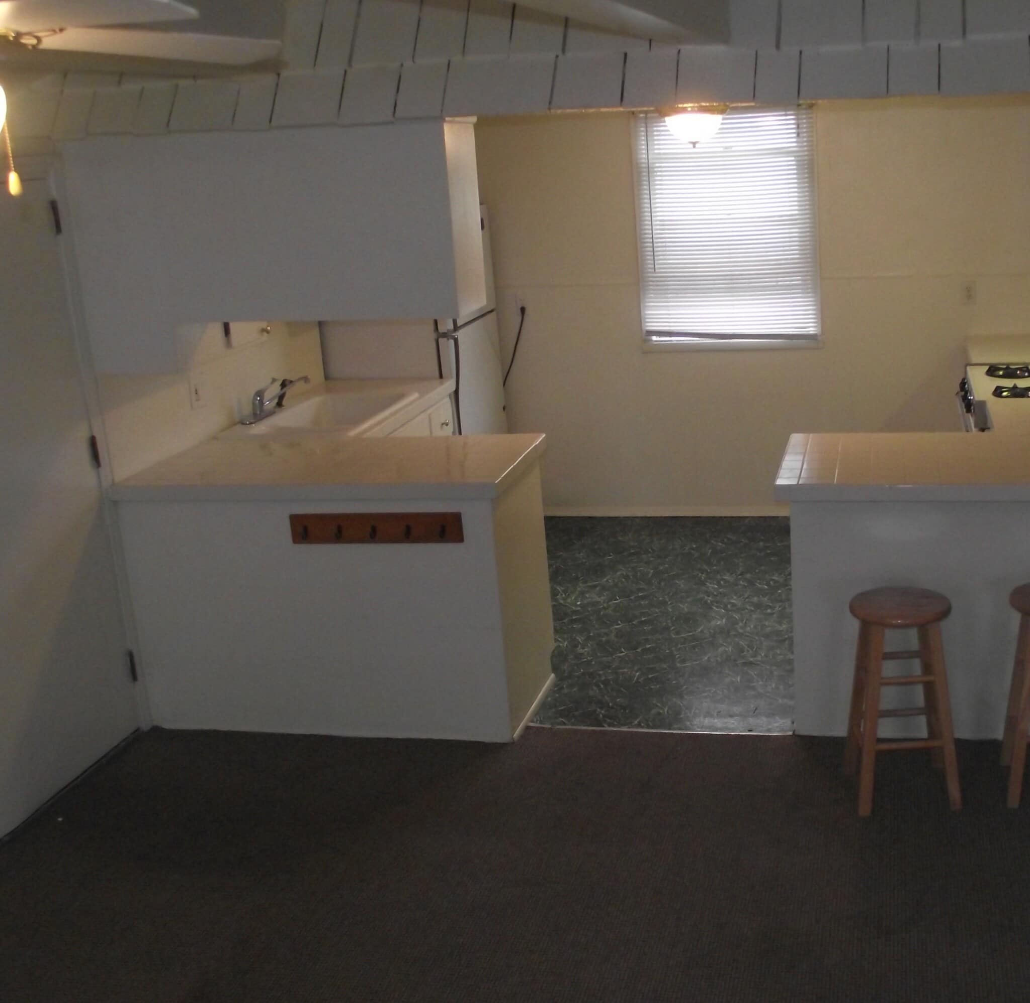 Building Photo - 403 E Saratoga St