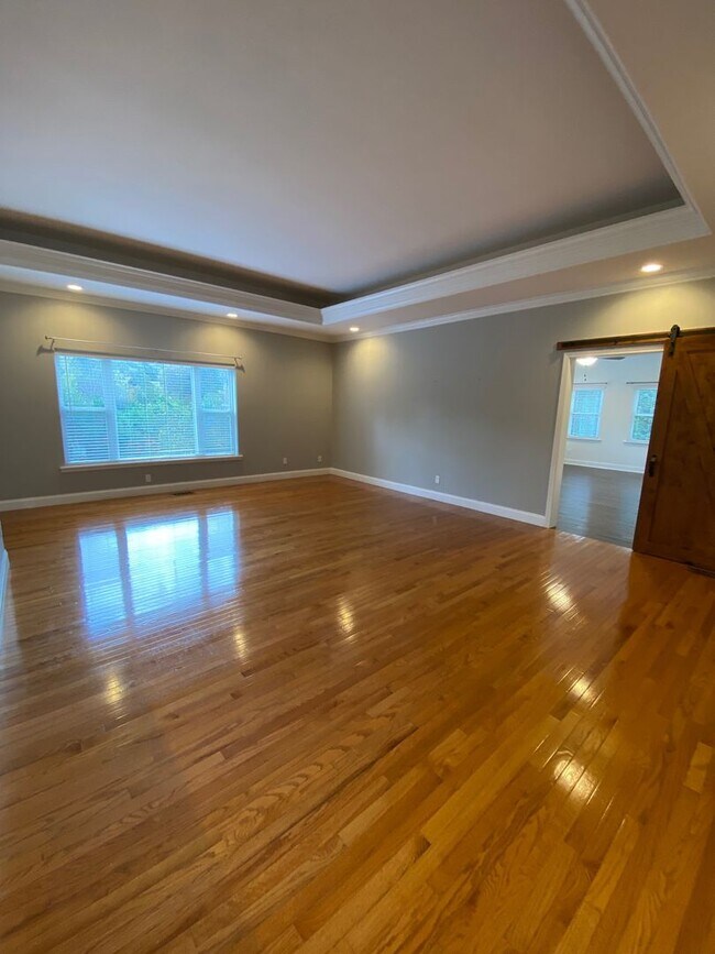 Building Photo - 170 S Willow Brook Dr