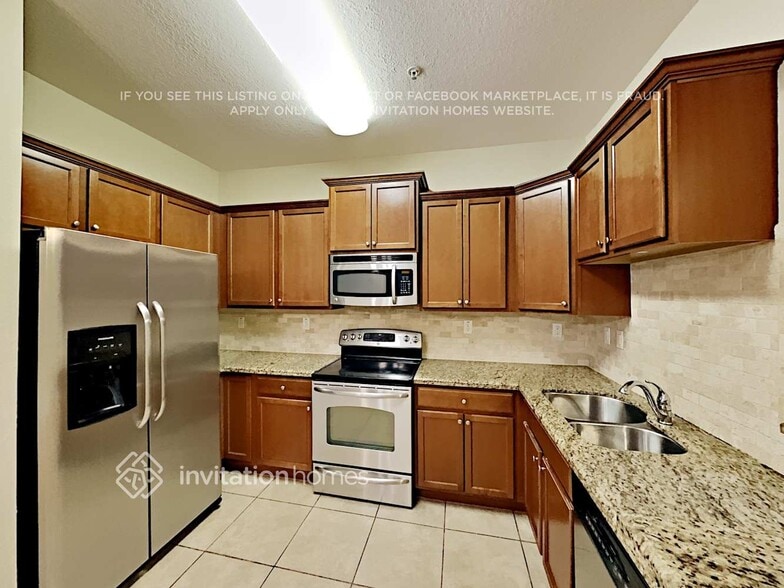 Building Photo - 167 SW 7th Ct