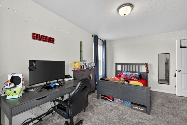 Building Photo - "Spacious 4-Bed Sanctuary with 3.5 Baths in Fountain, CO – Your Perfect Home Awaits!"