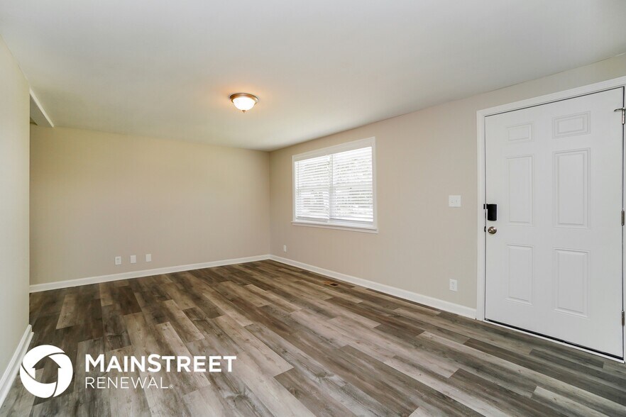 Building Photo - 357 Amesbury Dr