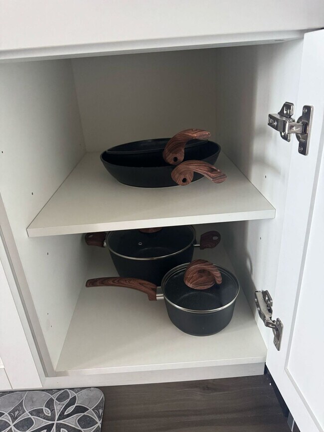 Building Photo - 1223 E Plant St