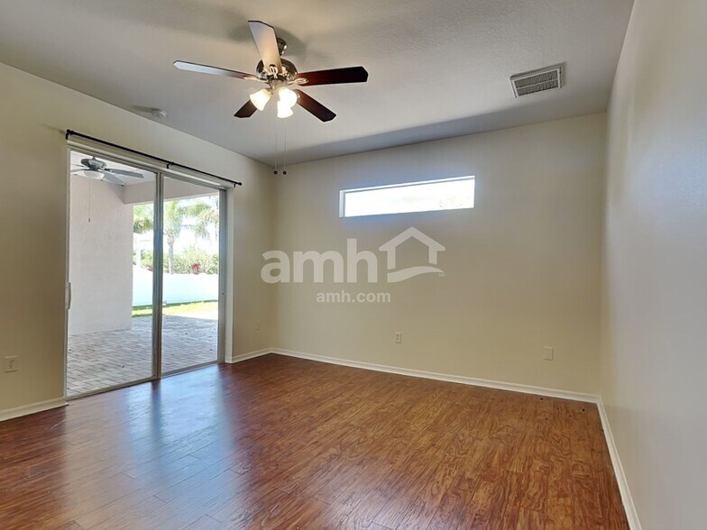 Building Photo - 4553 Marchmont Blvd