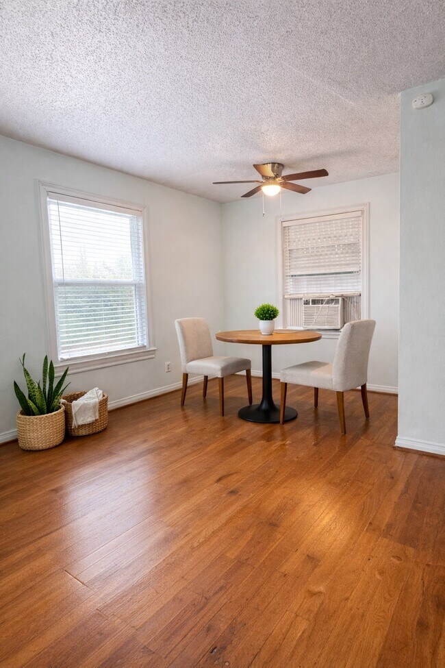 Building Photo - 1502 Elmen St