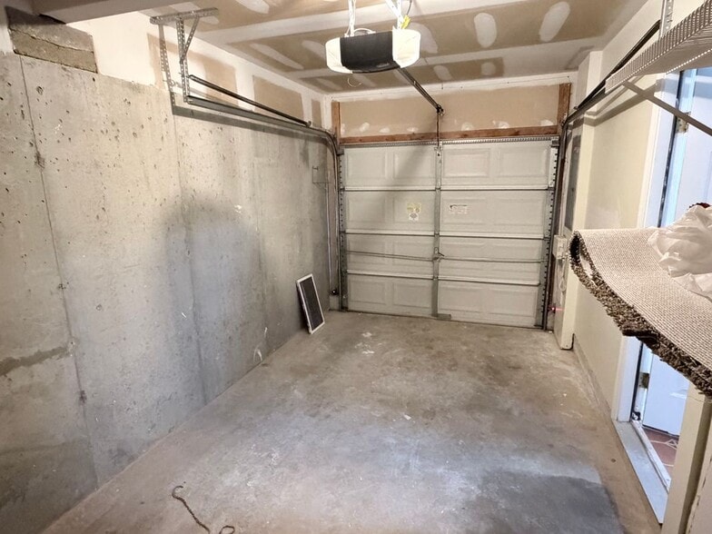 Building Photo - 68 Alexis Dr