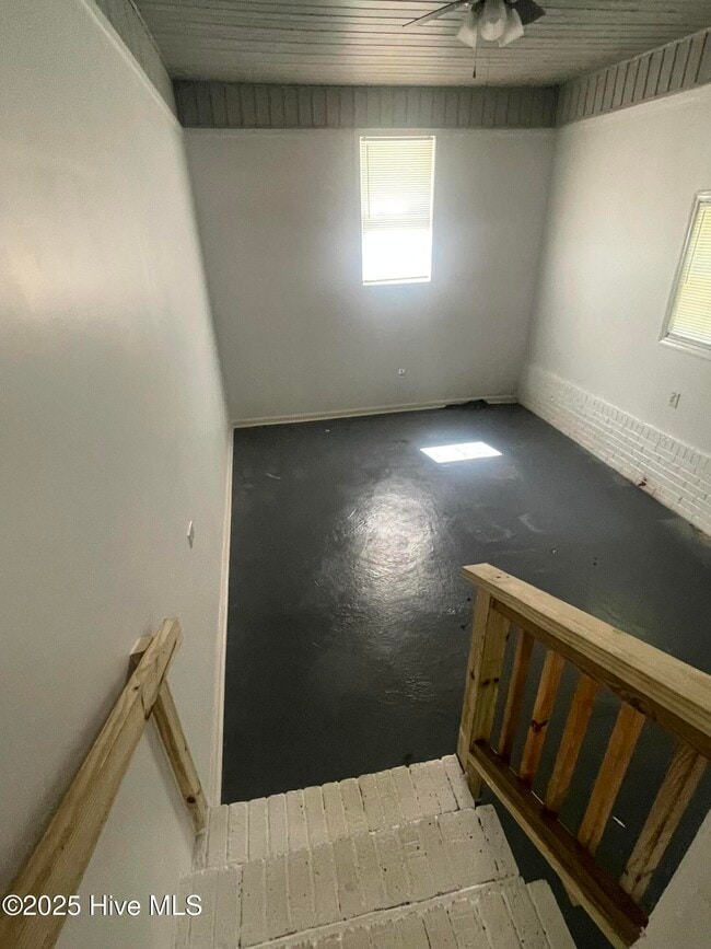 Building Photo - 1634 Bunch Ln