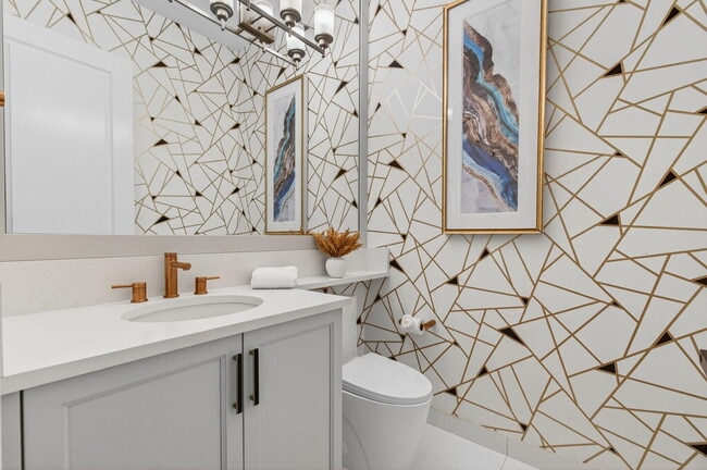 Building Photo - 19886 Meadowside Ln