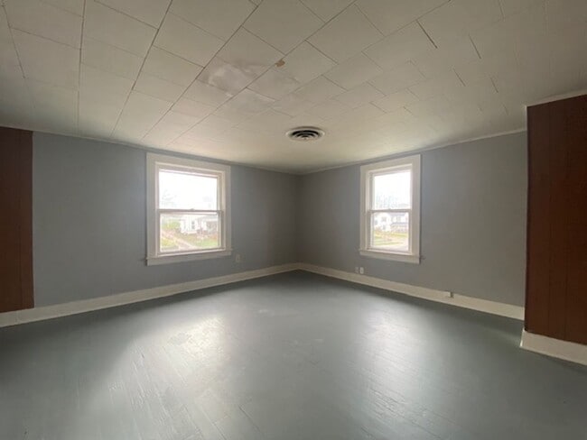 Building Photo - 1606/1608 W High St.