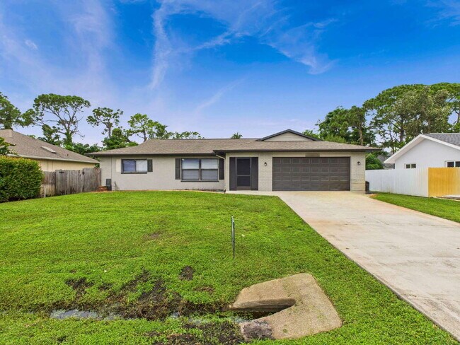 Primary Photo - Single-Family Home in Fort Myers | 3 Beds,...