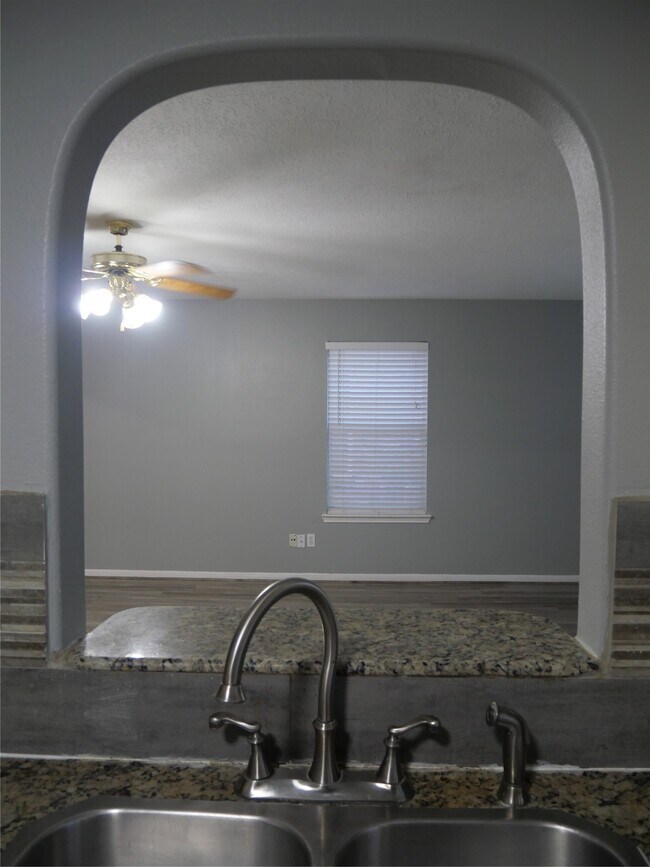 Building Photo - 11931 Panay Village Cir