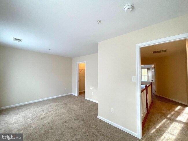 Building Photo - 23435 Dahlia Cir