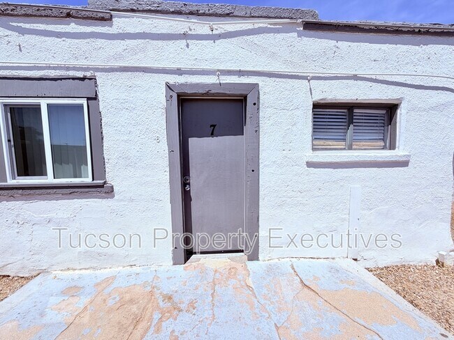 Building Photo - 234 E 32nd St