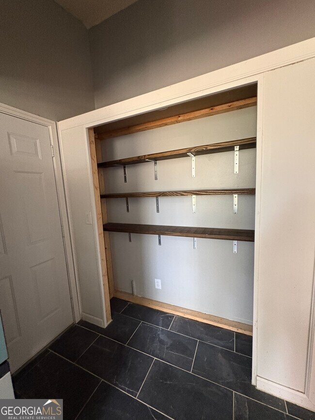 Building Photo - 155 Woodhaven Dr