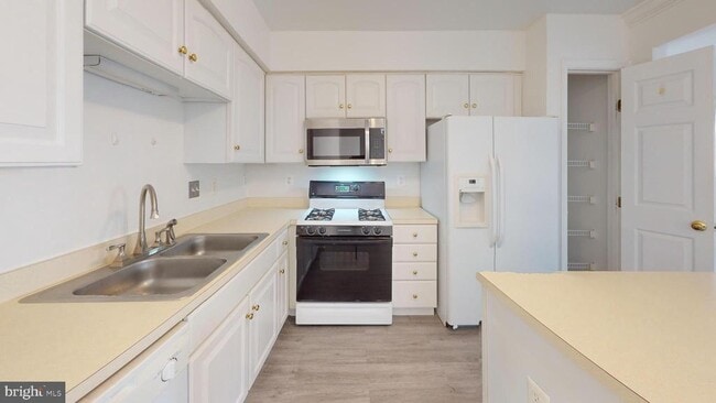 Building Photo - 26071 Ridge Manor Dr