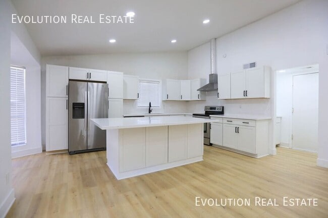 Building Photo - 6443 E Sandra Terrace