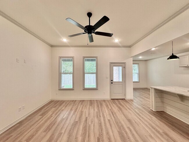 Building Photo - Coming Soon: 3 Bedroom 2 Bath Home in Tyler!