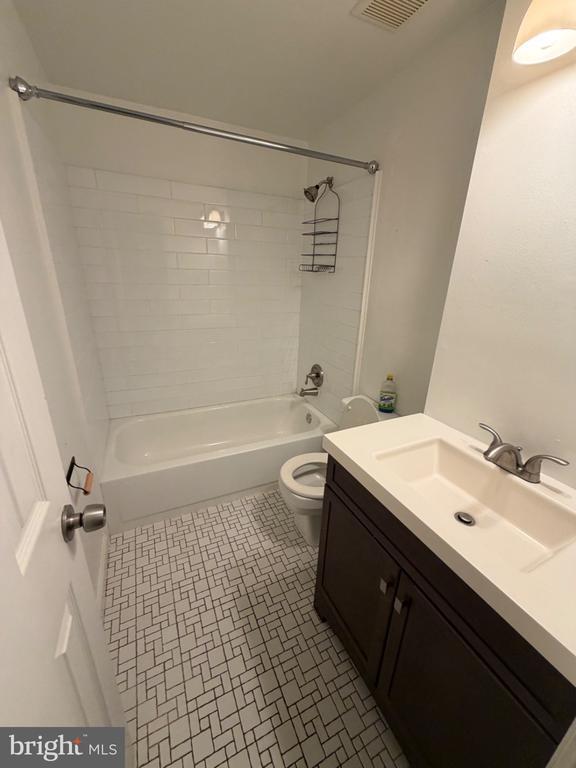 Building Photo - 5705 Sailstone Ln