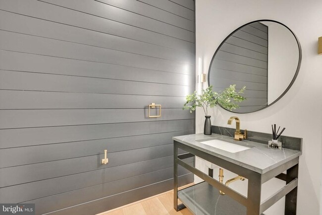 Building Photo - 1452 Buena Vista Ave