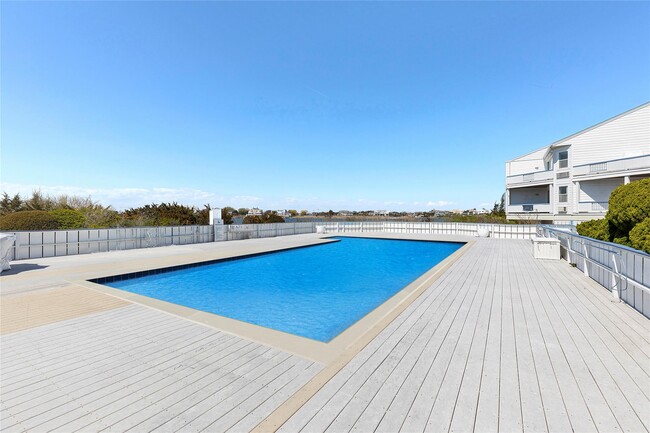 Building Photo - 261 Dune Rd