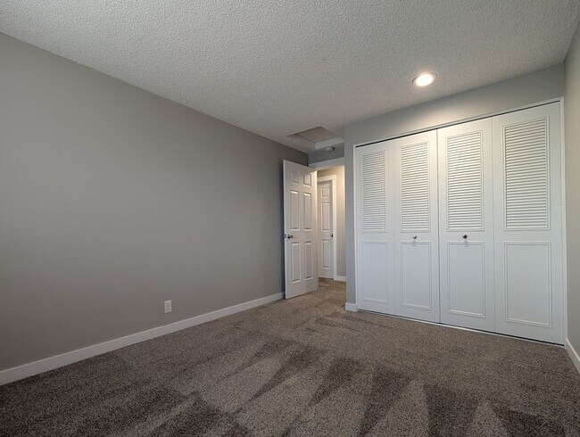 Building Photo - Beautiful Updated 3-Bed, 2-Bath Home In Thurston Area!