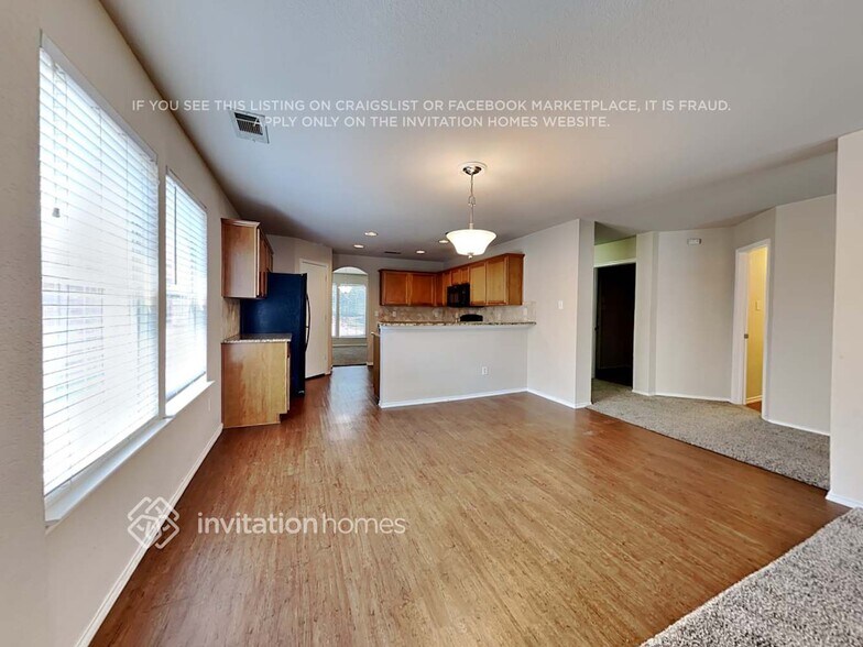 Building Photo - 10404 Hideaway Trail