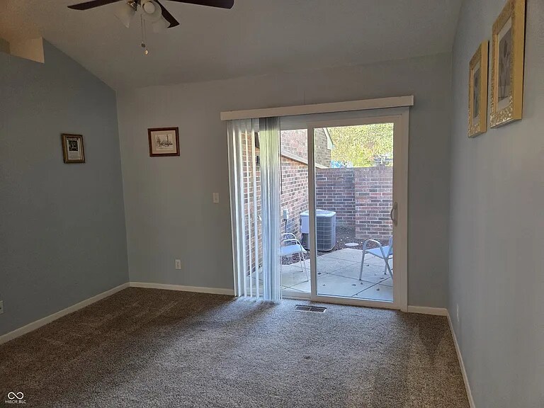 Building Photo - 943 Mockernut Ct