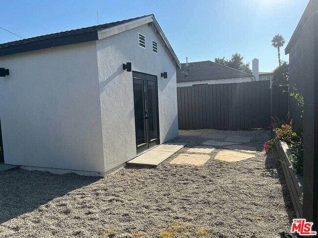 Building Photo - 3618 Chesapeake Ave