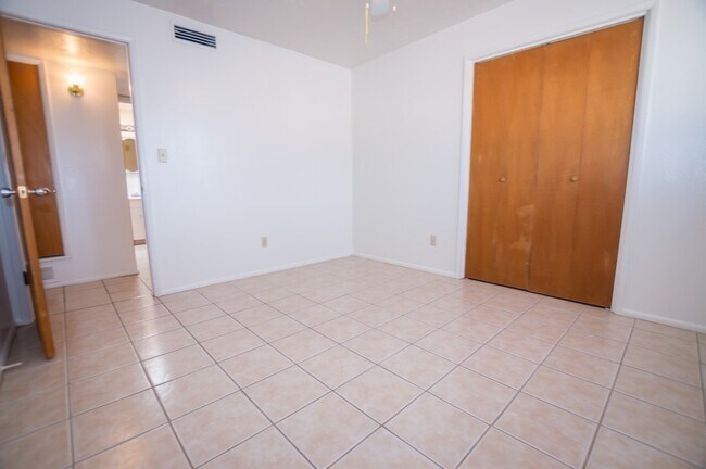 Building Photo - Large Corner Lot Santé Fe Home, Over 1650 ...