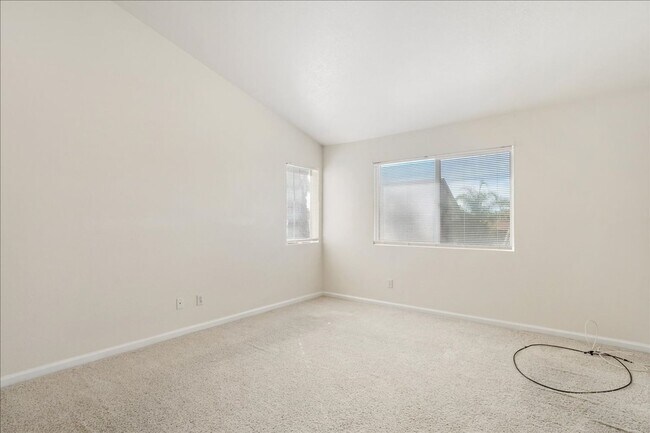 Building Photo - 9074 Piazza Ct