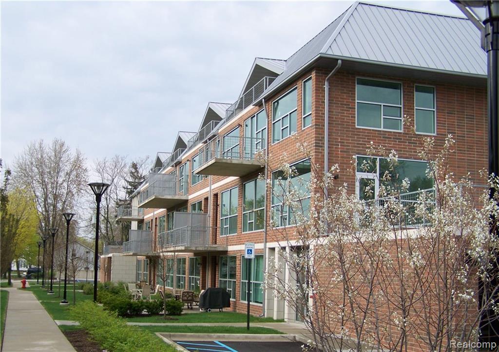 Exterior - 300 Hamilton Street