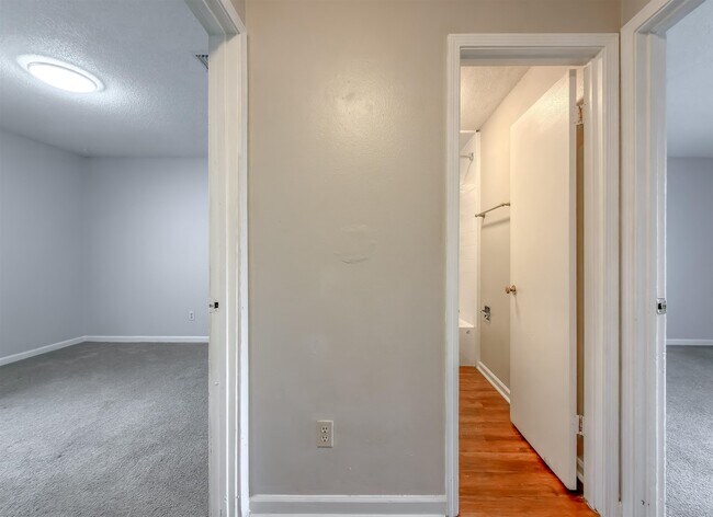 Building Photo - 5524 Sullivan Rd