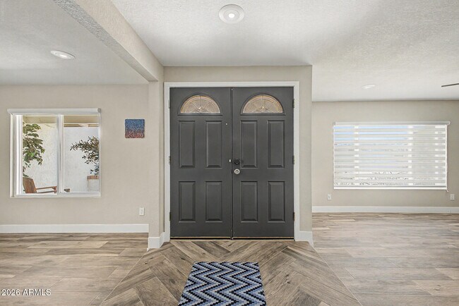 Building Photo - 5017 E Acoma Dr