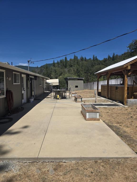 Building Photo - 1491 Granite Hill Rd