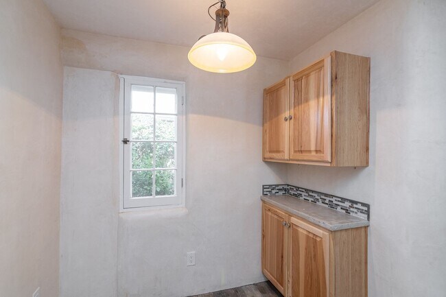 Building Photo - 728 Montez Pl