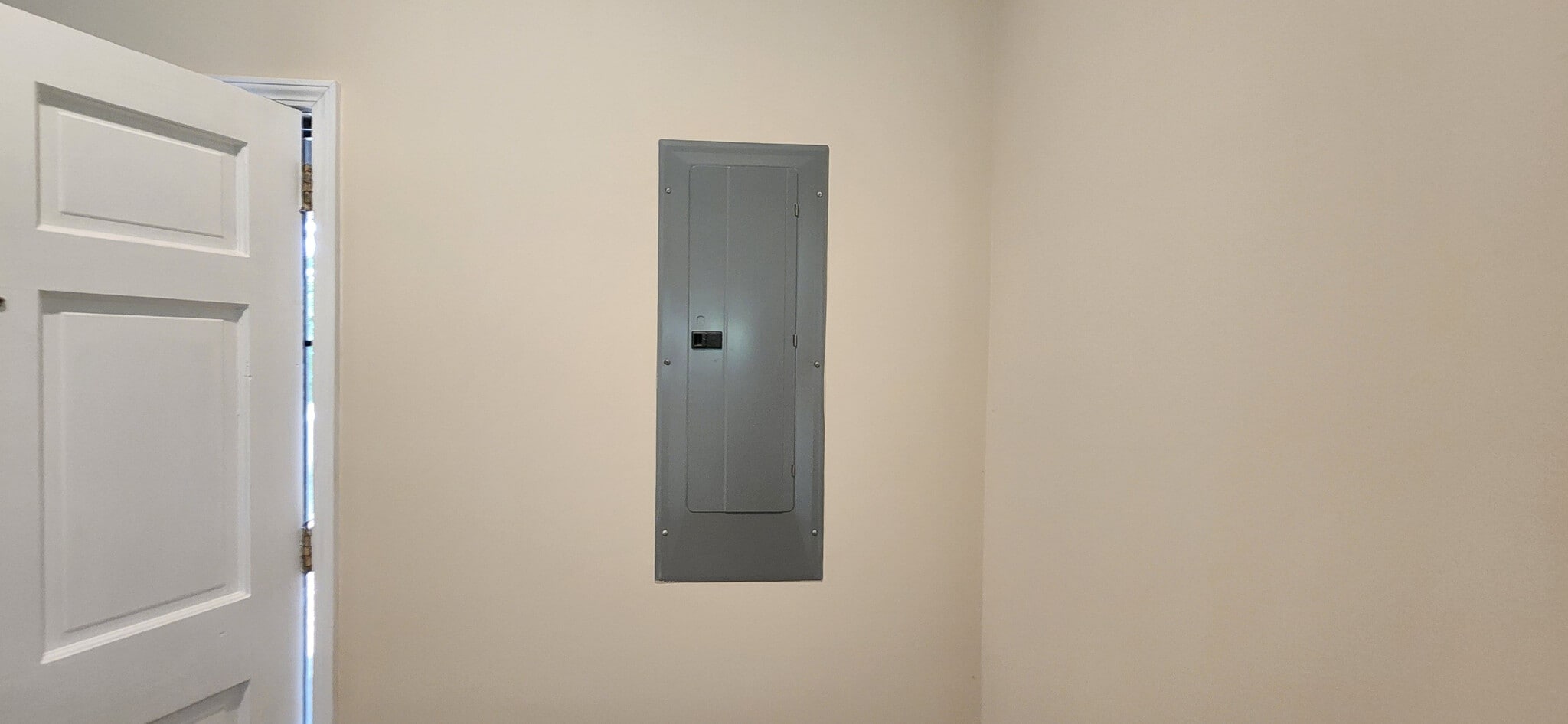 Building Photo - Room in Duplex on Bolton Rd NW