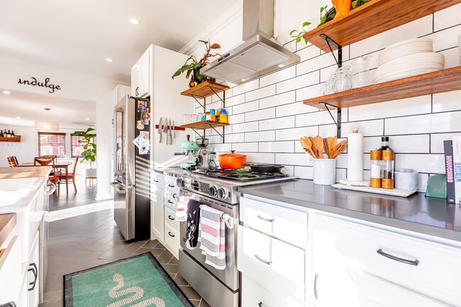 Building Photo - Rare historic East Nashville bungalow for rent; 4 Beds 3 Baths, 1,806 SqFt, fenced yard