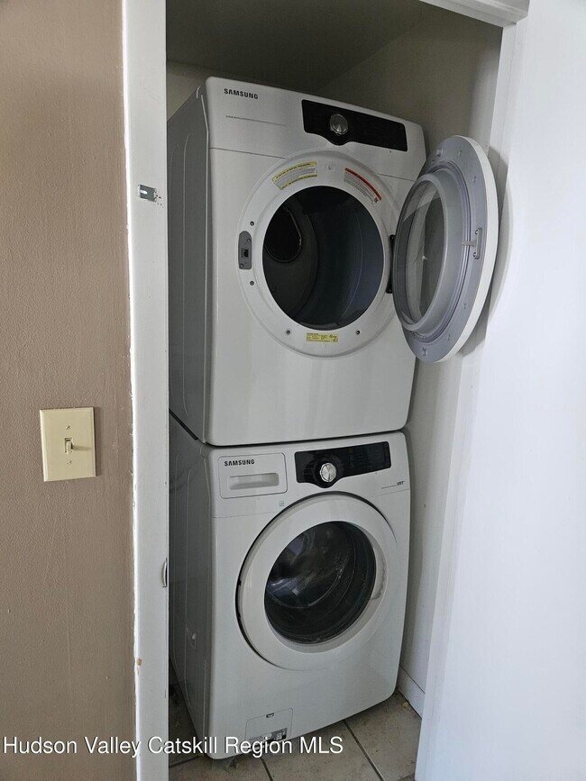 Building Photo - 477 Lattintown Rd