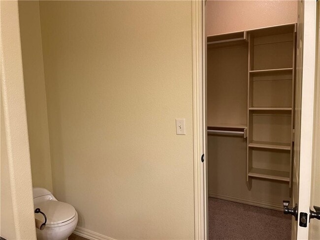 Building Photo - 9 Pennine Ln
