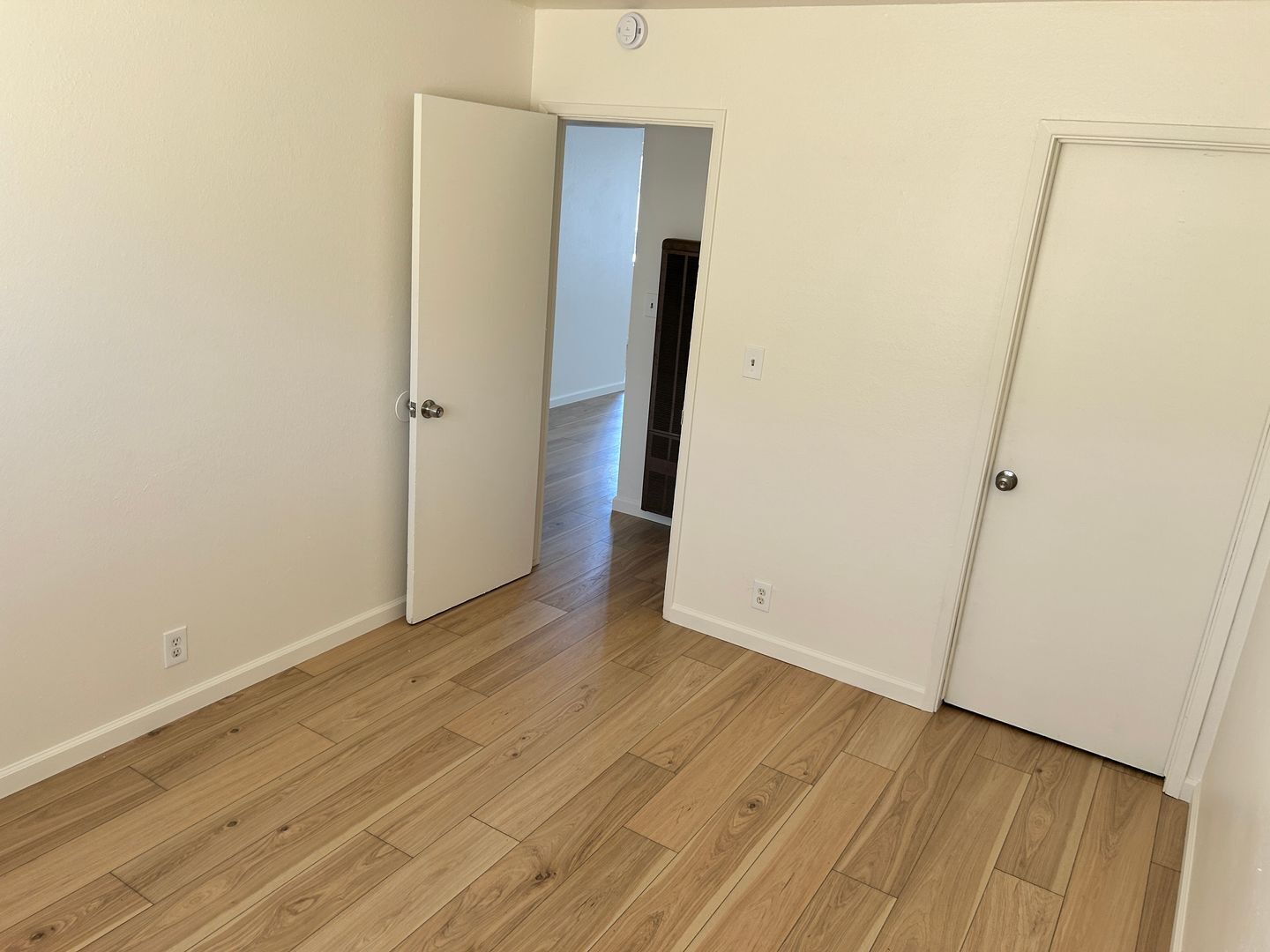 Building Photo - Maple 2