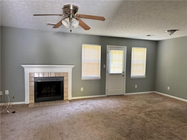 Building Photo - 6450 River Park Dr