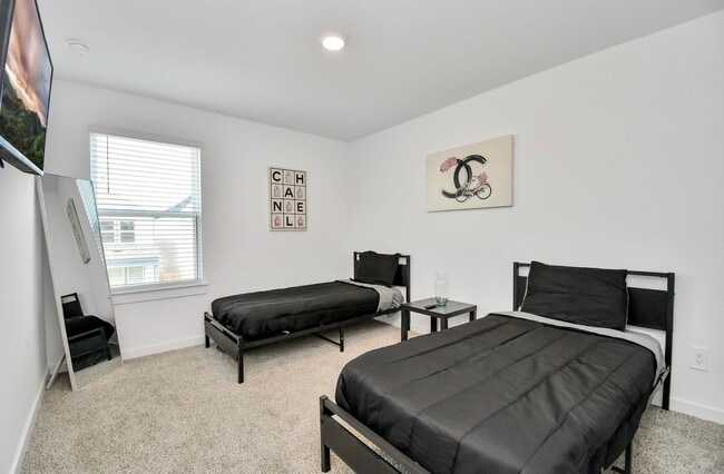 Building Photo - 10411 Pelham Cres Ct