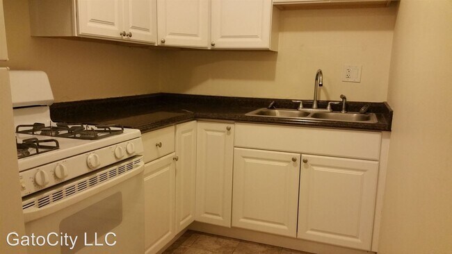 Building Photo - 2342 S Austin St