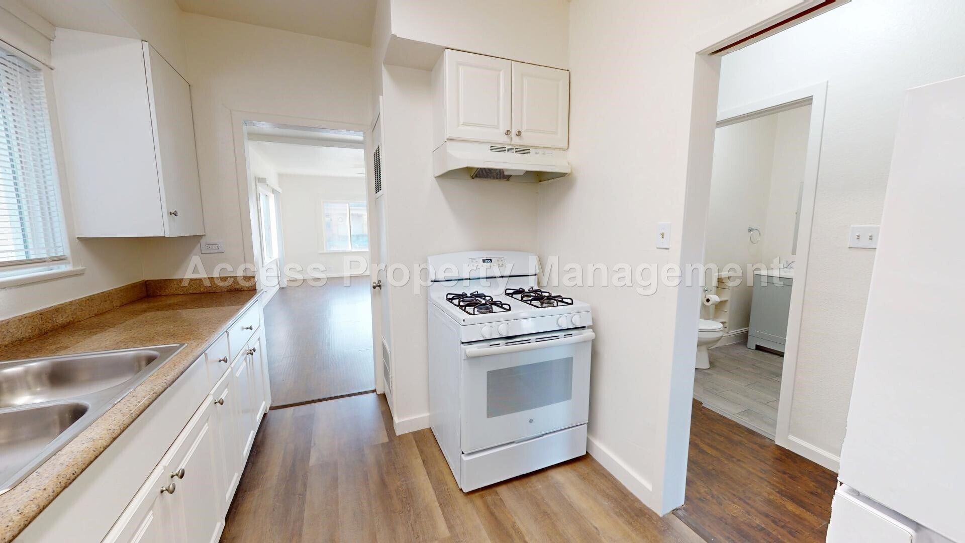 Building Photo - 21 E Walnut St