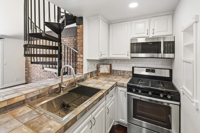 Building Photo - 381 Orange Blossom