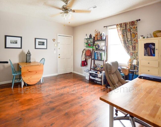 Building Photo - 146 Line St