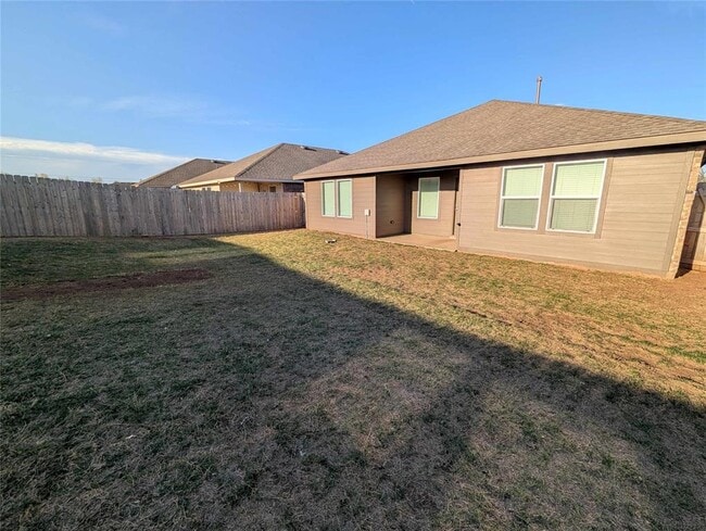 Building Photo - 2824 Firefly Dr